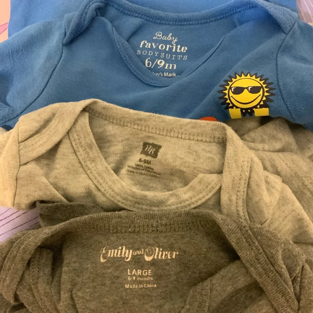 Like New Lot 5 Pz Baby  Clothes Onesies